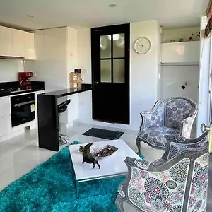 Acogedor Estudio Privado En Zona Tranquila , Bogotá Colombia